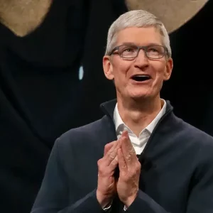 Read more about the article PERFECTIONIST OR LATE-COMER? THE APPLE QUESTION