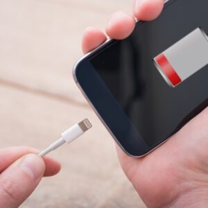 Read more about the article New Year Resolution: 5 Bad Habits That Damage Your Phone’s Battery
