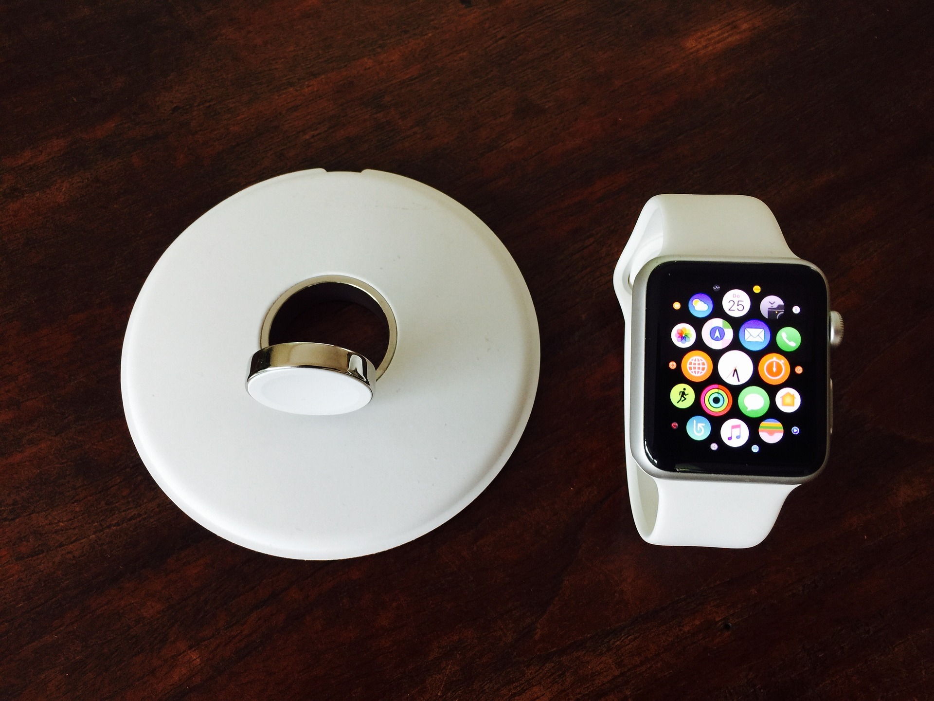 the-apple-watch-overpriced-or-functional-piece-ogabassey-gadgets-blog